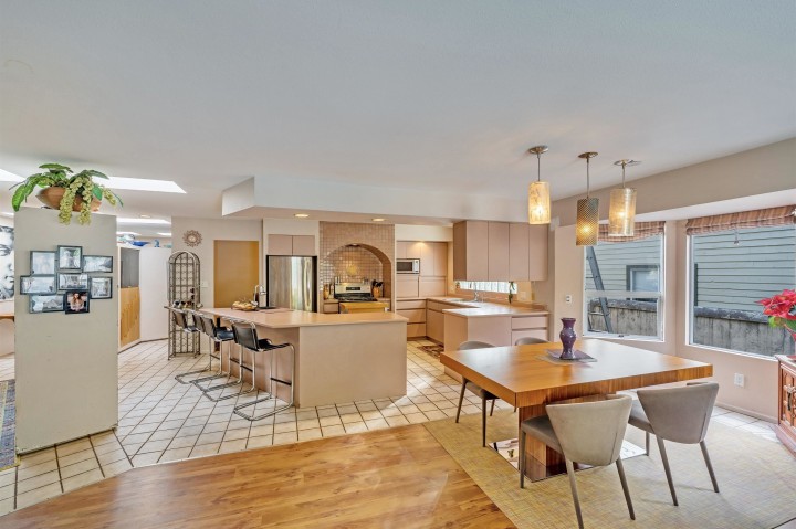 Photo 5 at 3424 Gaspe Place, Northlands, North Vancouver