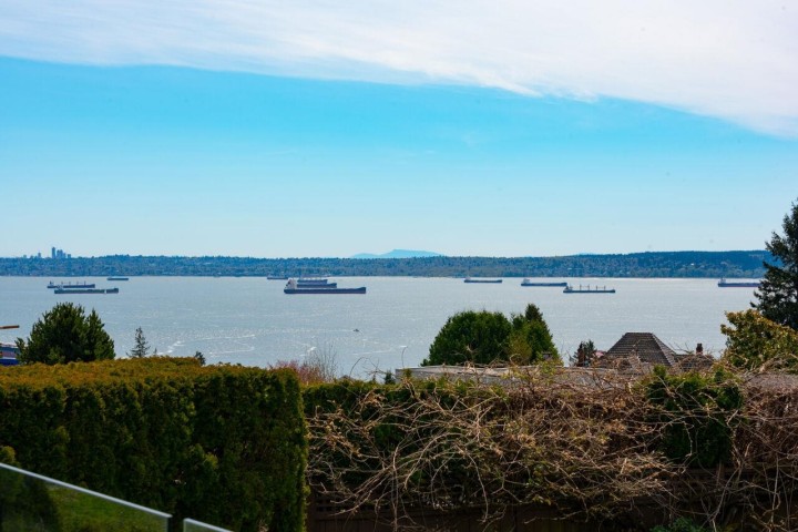 Photo 1 at 4231 Rockridge Crescent, Rockridge, West Vancouver