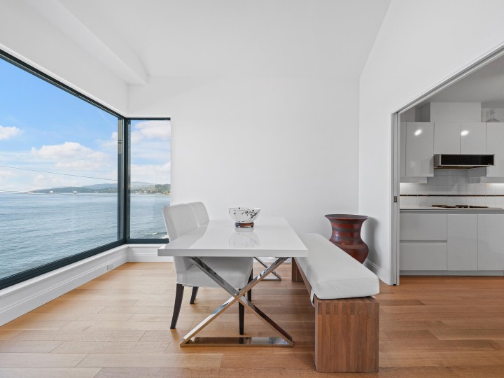 Photo 17 at 303 - 2190 Argyle Avenue, Dundarave, West Vancouver