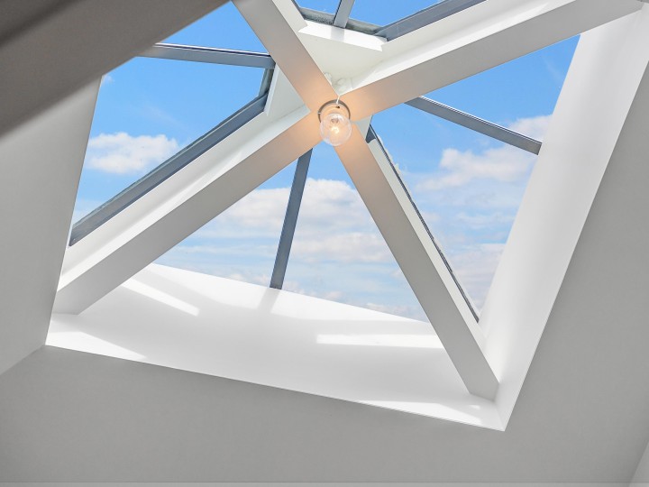 Photo 12 at 303 - 2190 Argyle Avenue, Dundarave, West Vancouver