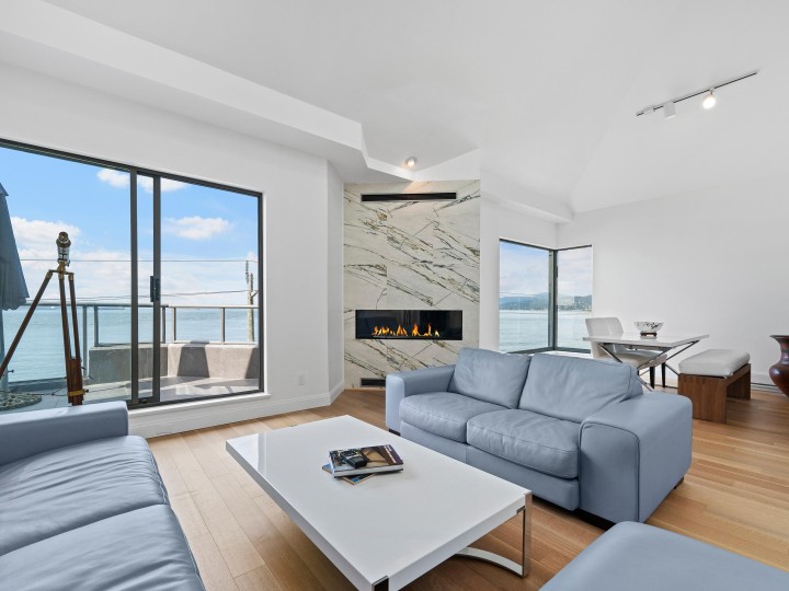 Photo 5 at 303 - 2190 Argyle Avenue, Dundarave, West Vancouver