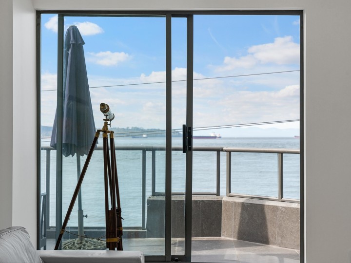 Photo 9 at 303 - 2190 Argyle Avenue, Dundarave, West Vancouver