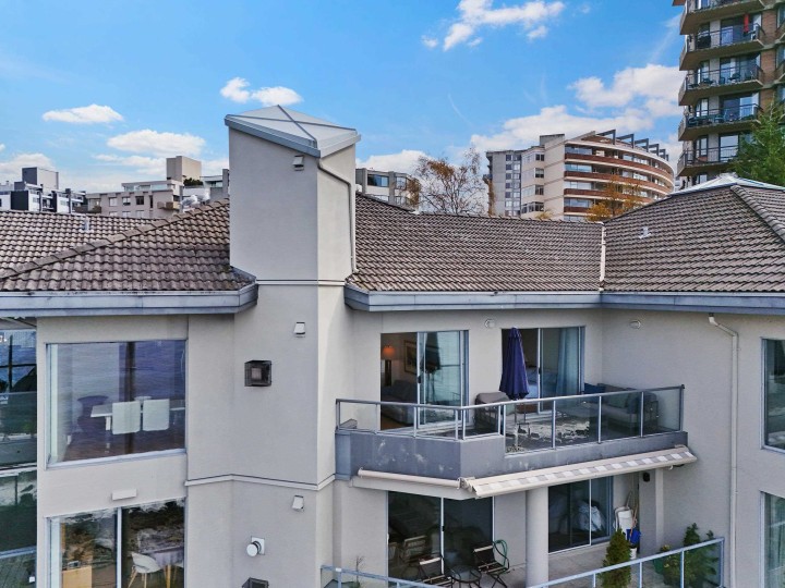 Photo 31 at 303 - 2190 Argyle Avenue, Dundarave, West Vancouver