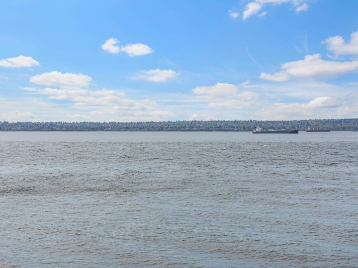 Photo 4 at 303 - 2190 Argyle Avenue, Dundarave, West Vancouver