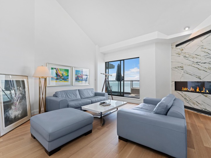 Photo 8 at 303 - 2190 Argyle Avenue, Dundarave, West Vancouver