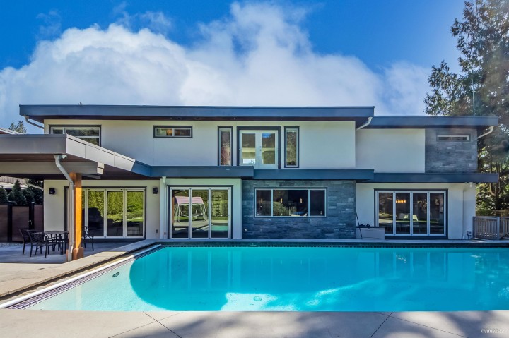 Photo 6 at 3771 Southridge Avenue, Bayridge, West Vancouver