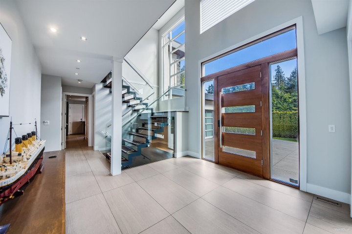 Photo 10 at 3771 Southridge Avenue, Bayridge, West Vancouver