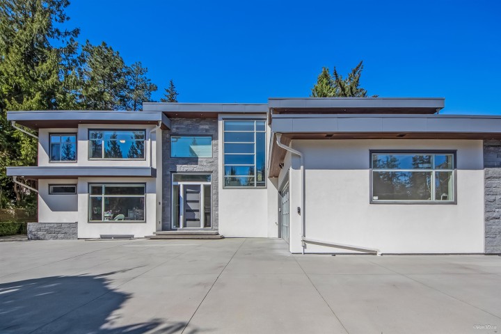 Photo 4 at 3771 Southridge Avenue, Bayridge, West Vancouver
