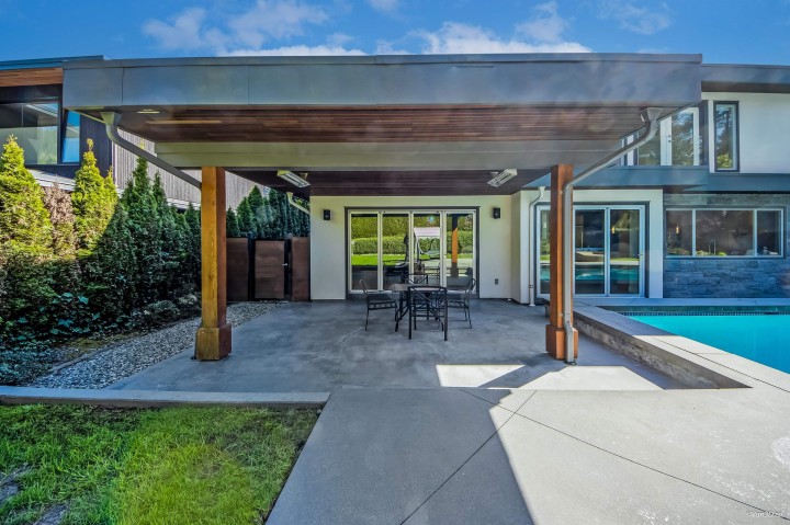 Photo 8 at 3771 Southridge Avenue, Bayridge, West Vancouver