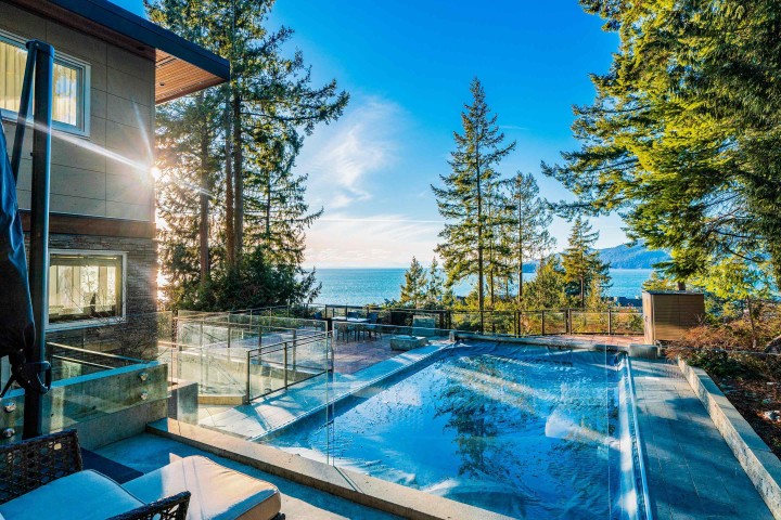 Photo 3 at 5290 Gulf Place, Caulfeild, West Vancouver