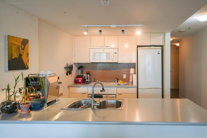 Photo 3 at 2208 - 788 Hamilton Street, Downtown VW, Vancouver West