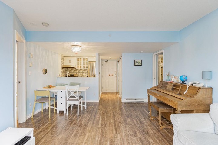 Photo 4 at 1702 - 811 Helmcken Street, Downtown VW, Vancouver West