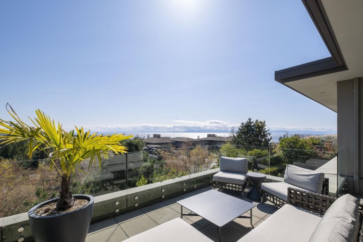 Photo 38 at 4987 Meadfeild Wynd, Caulfeild, West Vancouver