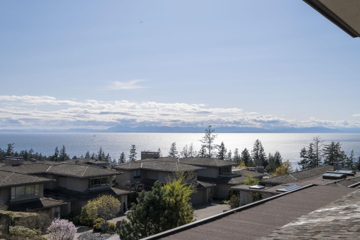 Photo 35 at 4987 Meadfeild Wynd, Caulfeild, West Vancouver