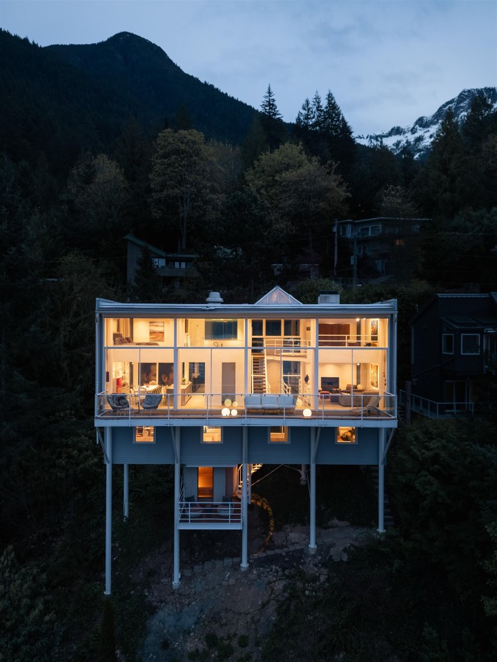 Photo 2 at 90 Isleview Place, Lions Bay, West Vancouver