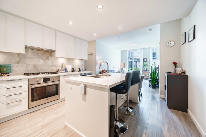 Photo 10 at 301 - 3188 Riverwalk Avenue, South Marine, Vancouver East