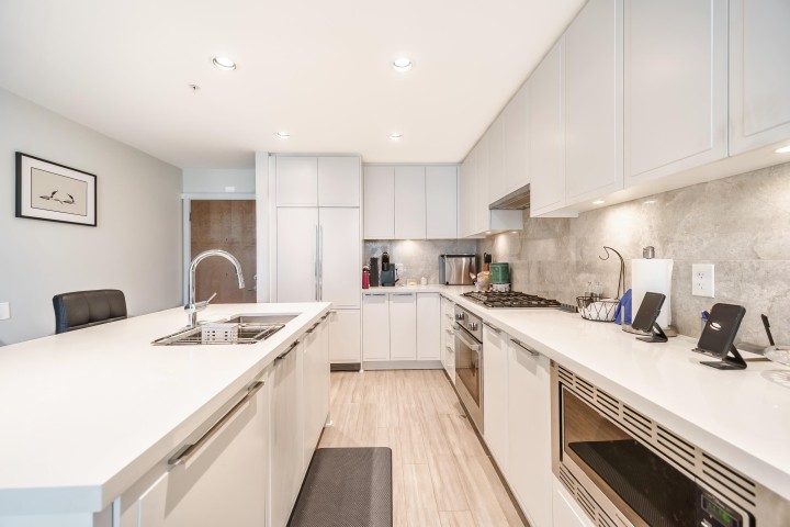 Photo 11 at 301 - 3188 Riverwalk Avenue, South Marine, Vancouver East