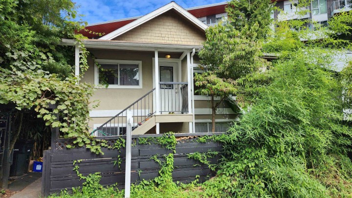 Photo 1 at 1577 E 26th Avenue, Knight, Vancouver East