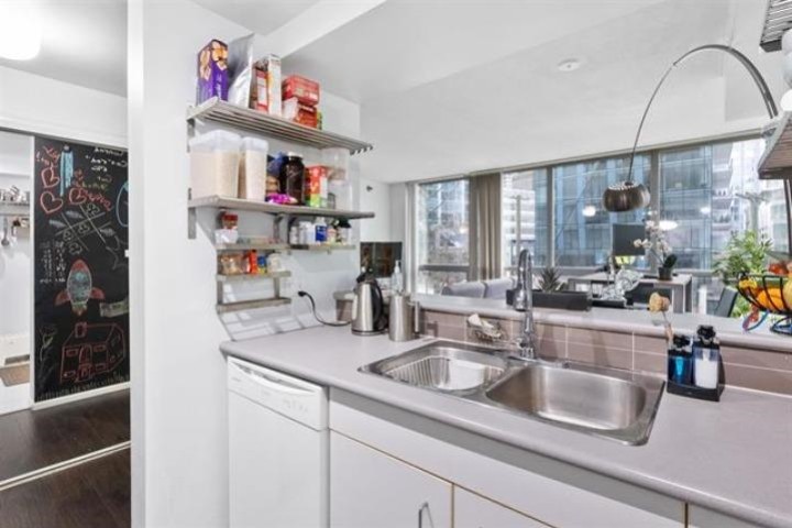 Photo 5 at 203 - 588 Broughton Street, Coal Harbour, Vancouver West