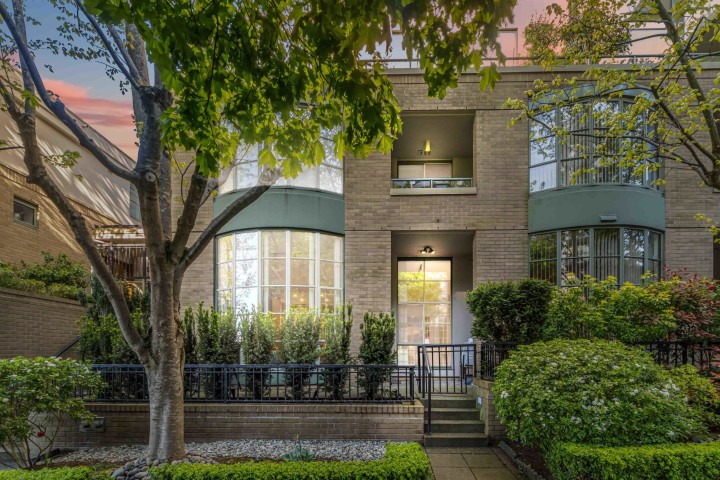 Photo 1 at 108 - 2288 Pine Street, Fairview VW, Vancouver West