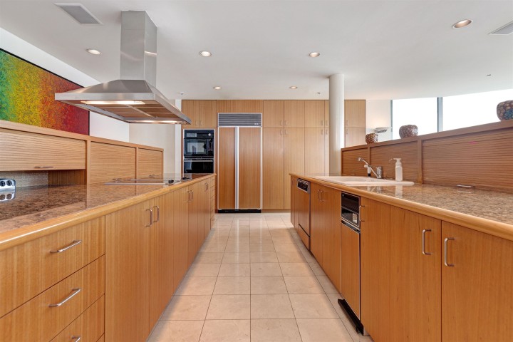 Photo 12 at 1600 - 1919 Beach Avenue, West End VW, Vancouver West