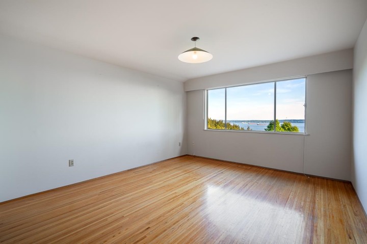 Photo 27 at 3898 Southridge Avenue, Bayridge, West Vancouver