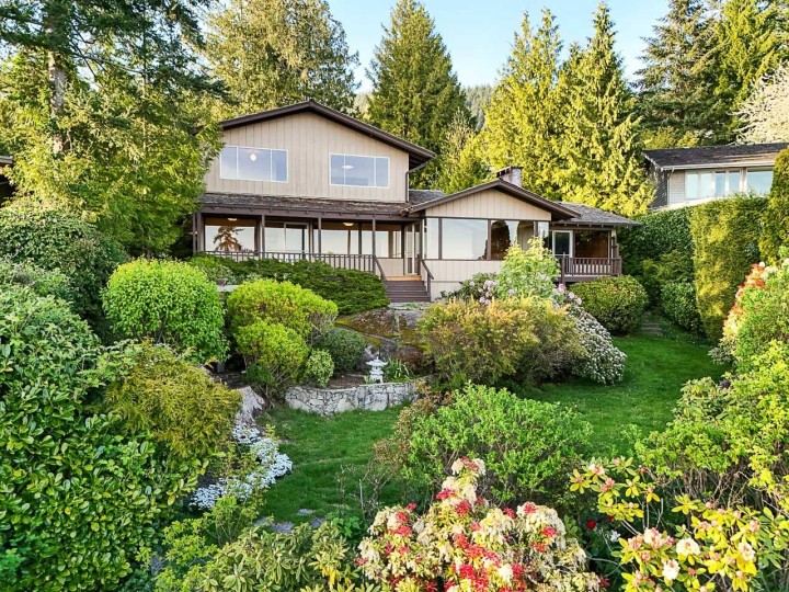 Photo 2 at 3898 Southridge Avenue, Bayridge, West Vancouver