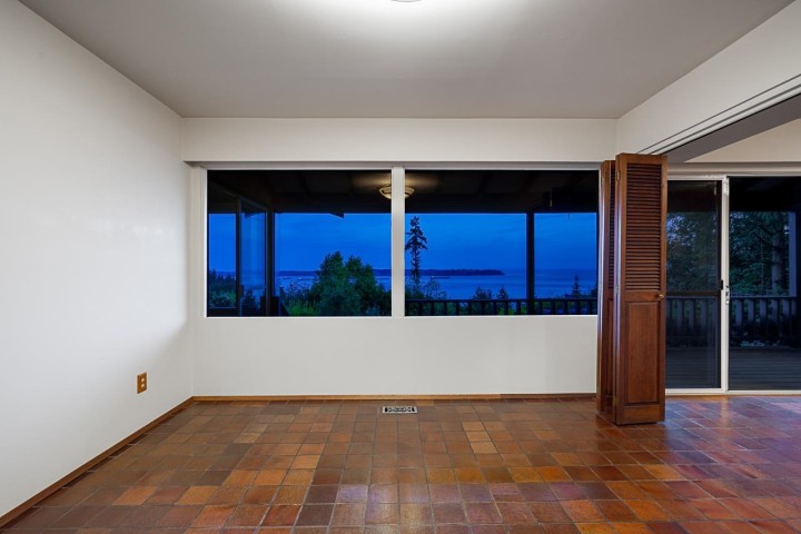 Photo 16 at 3898 Southridge Avenue, Bayridge, West Vancouver