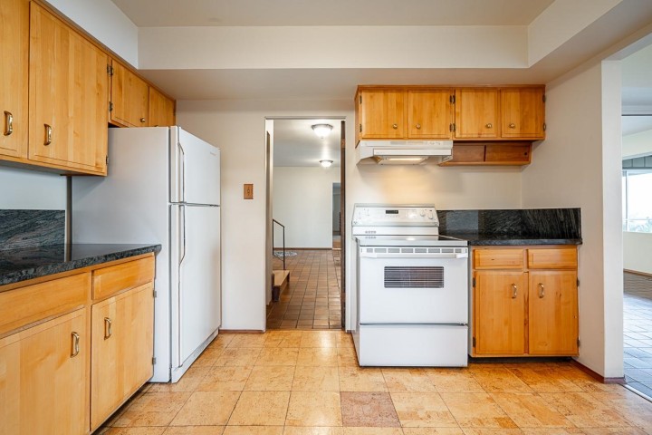 Photo 22 at 3898 Southridge Avenue, Bayridge, West Vancouver