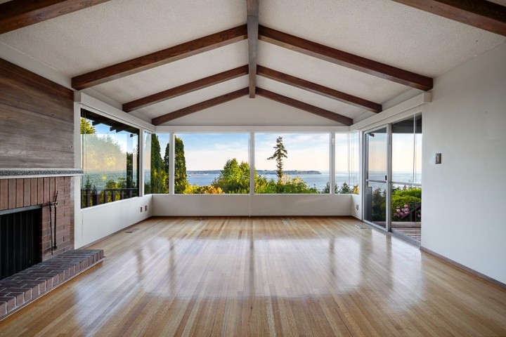 Photo 7 at 3898 Southridge Avenue, Bayridge, West Vancouver