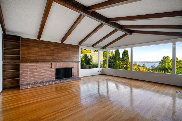 Photo 9 at 3898 Southridge Avenue, Bayridge, West Vancouver