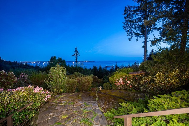 Photo 34 at 3898 Southridge Avenue, Bayridge, West Vancouver
