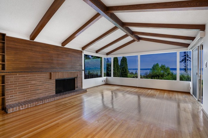 Photo 10 at 3898 Southridge Avenue, Bayridge, West Vancouver