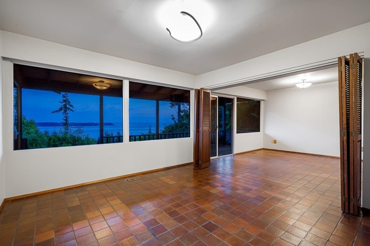 Photo 14 at 3898 Southridge Avenue, Bayridge, West Vancouver