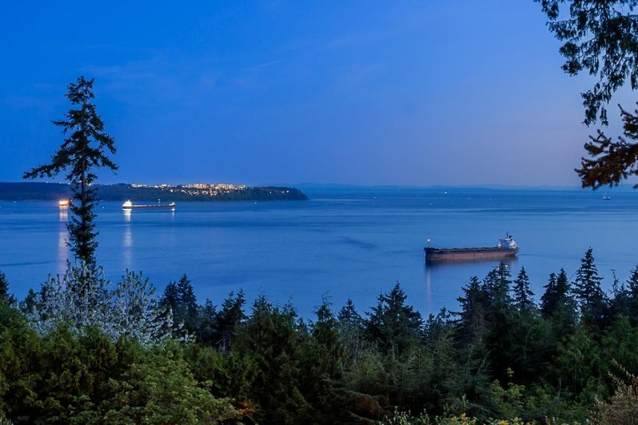 Photo 31 at 3898 Southridge Avenue, Bayridge, West Vancouver