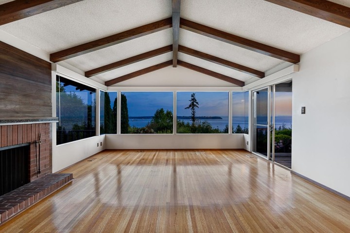 Photo 8 at 3898 Southridge Avenue, Bayridge, West Vancouver