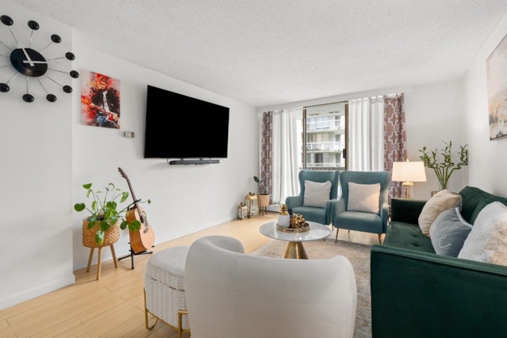 Photo 5 at 307 - 2016 Fullerton Avenue, Pemberton NV, North Vancouver