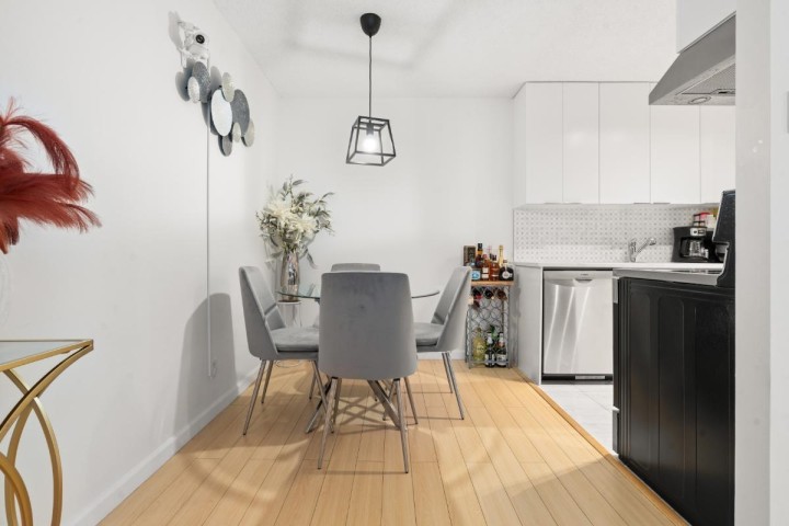 Photo 9 at 307 - 2016 Fullerton Avenue, Pemberton NV, North Vancouver