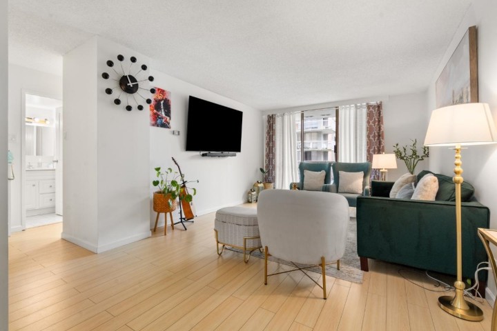 Photo 4 at 307 - 2016 Fullerton Avenue, Pemberton NV, North Vancouver