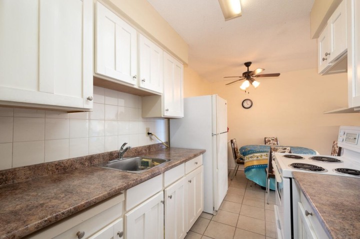 Photo 17 at 114 - 1345 Chesterfield Avenue, Central Lonsdale, North Vancouver