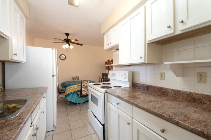 Photo 16 at 114 - 1345 Chesterfield Avenue, Central Lonsdale, North Vancouver