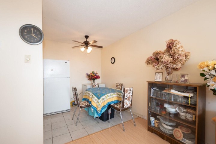 Photo 12 at 114 - 1345 Chesterfield Avenue, Central Lonsdale, North Vancouver