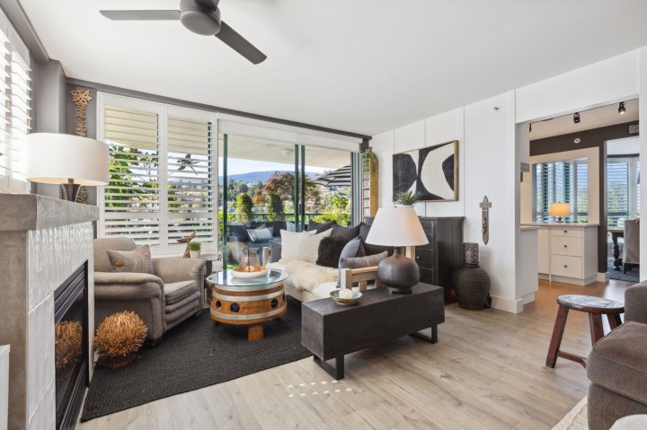 Photo 2 at 14E - 328 Taylor Way, Park Royal, West Vancouver