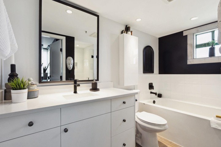 Photo 18 at 14E - 328 Taylor Way, Park Royal, West Vancouver