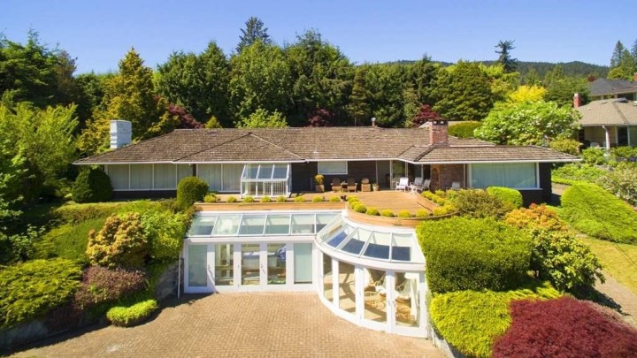 Photo 1 at 875 Eyremount Drive, British Properties, West Vancouver