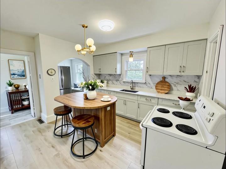 Photo 9 at 922 Park Drive, Marpole, Vancouver West