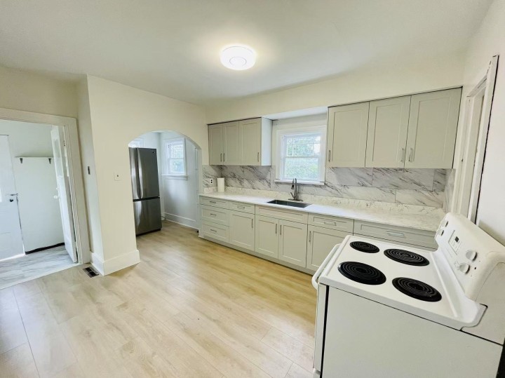 Photo 10 at 922 Park Drive, Marpole, Vancouver West