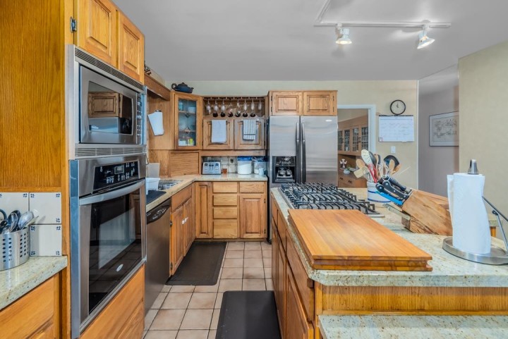 Photo 13 at 1630 Layton Drive, Blueridge NV, North Vancouver