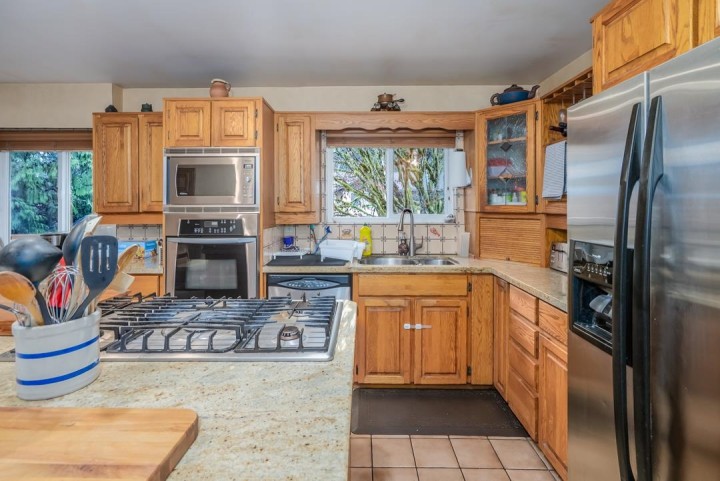 Photo 11 at 1630 Layton Drive, Blueridge NV, North Vancouver