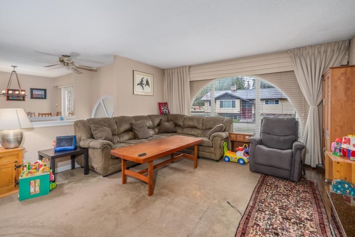 Photo 4 at 1630 Layton Drive, Blueridge NV, North Vancouver